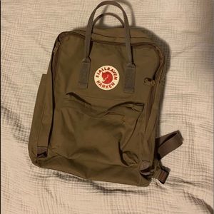 Fjallraven Kanken backpack- Clay EUC